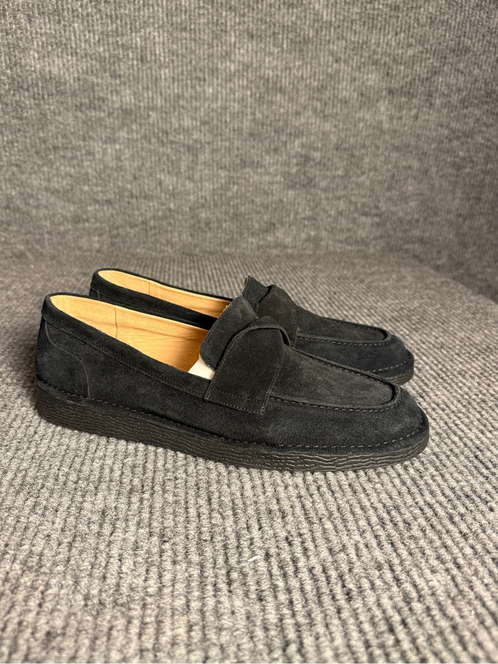 Brioso Clarence Black Suede Twisted Slip-On Loafers – Size 9.5